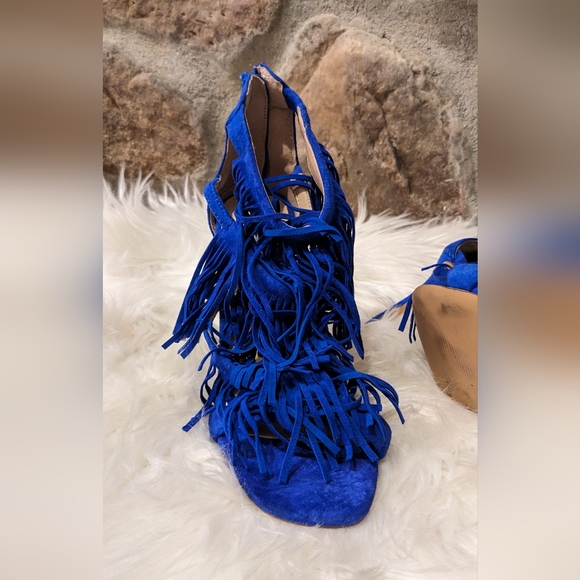 Steve Madden Fringly Blue Velvet Fringe Heel Size 5.5 - Picture 3 of 6